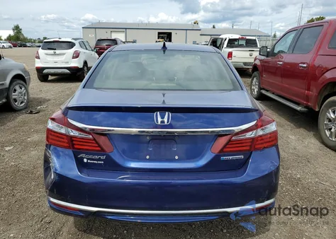 2017 Honda Accord Hybrid z USA, uszkodzony, nr VIN JHMCR6F37HC017829